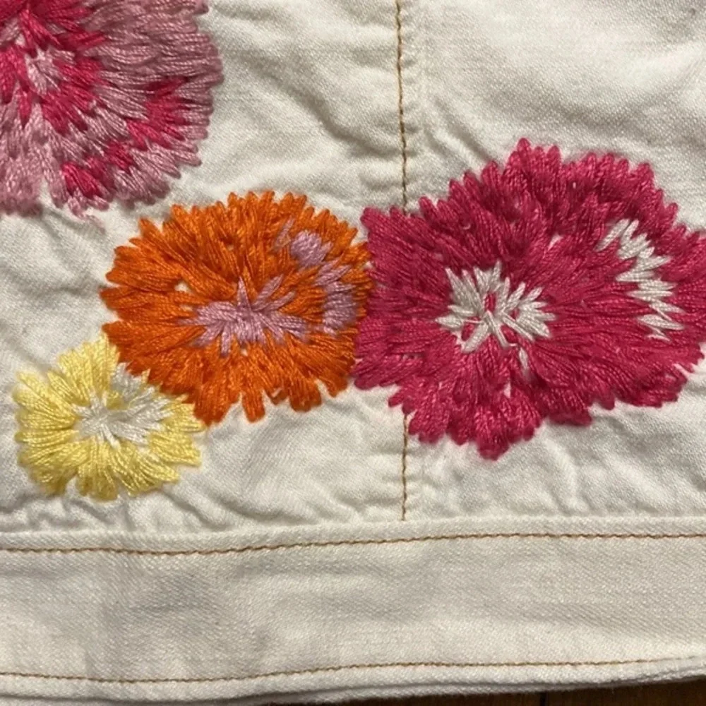 Baby Gap Embroidered Floral Cream Jean Jacket Size 6-12M